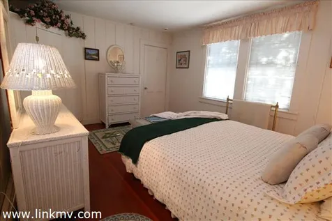 40 Peases Point Way Edgartown MA 02539