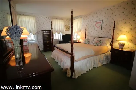 40 Peases Point Way Edgartown MA 02539