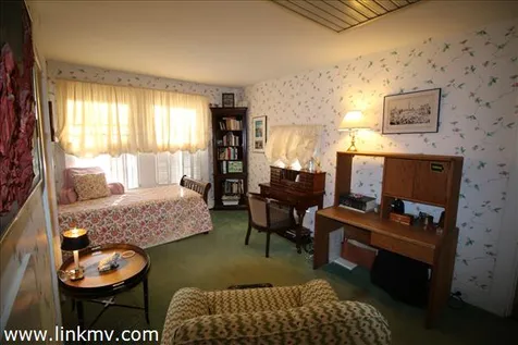 40 Peases Point Way Edgartown MA 02539