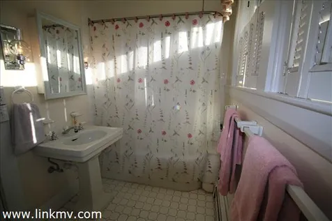 40 Peases Point Way Edgartown MA 02539