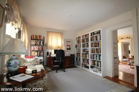 40 Peases Point Way Edgartown MA 02539