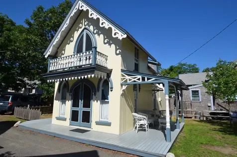 24 Butler Avenue Oak Bluffs MA 02557