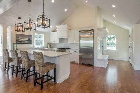 40 Cronig Avenue Vineyard Haven MA 02568