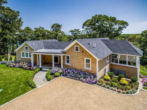 40 Cronig Avenue Vineyard Haven MA 02568