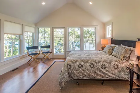 40 Cronig Avenue Vineyard Haven MA 02568
