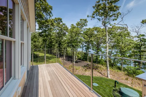 40 Cronig Avenue Vineyard Haven MA 02568