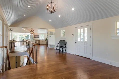 40 Cronig Avenue Vineyard Haven MA 02568
