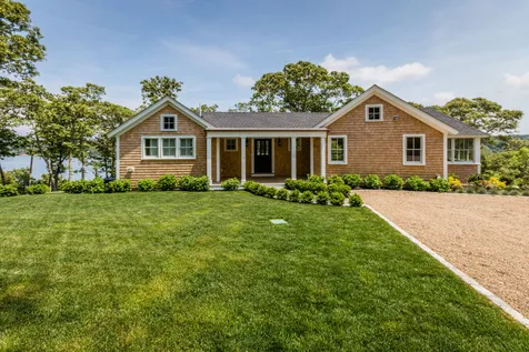 40 Cronig Avenue Vineyard Haven MA 02568