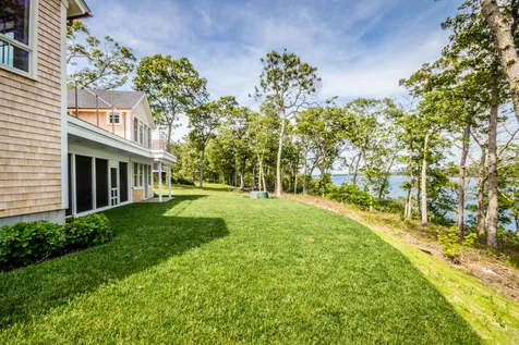 40 Cronig Avenue Vineyard Haven MA 02568