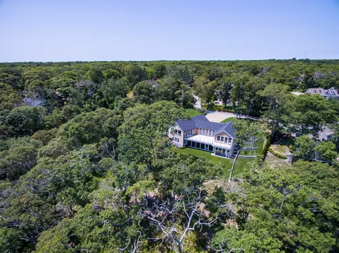 40 Cronig Avenue Vineyard Haven MA 02568