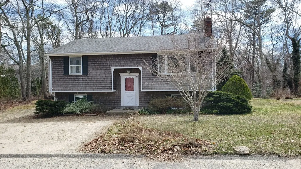 69 Bernard Circle Vineyard Haven MA 02568