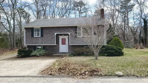 69 Bernard Circle Vineyard Haven MA 02568