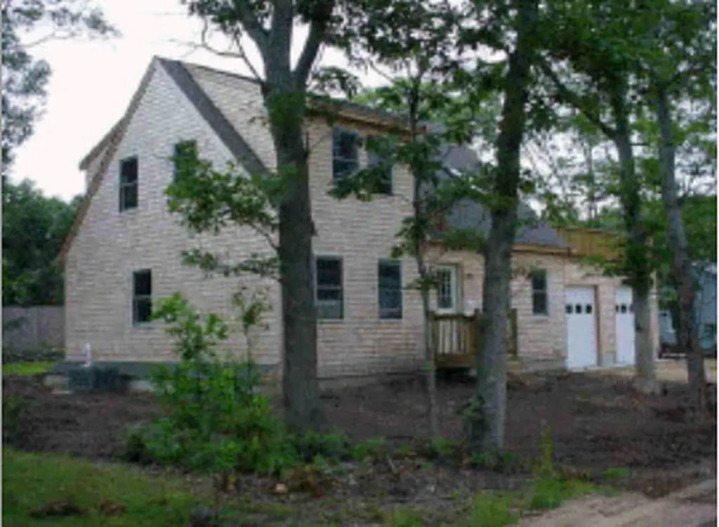 17 Wachuset Avenue & 0 Syracuse Avenue Oak Bluffs MA 02557