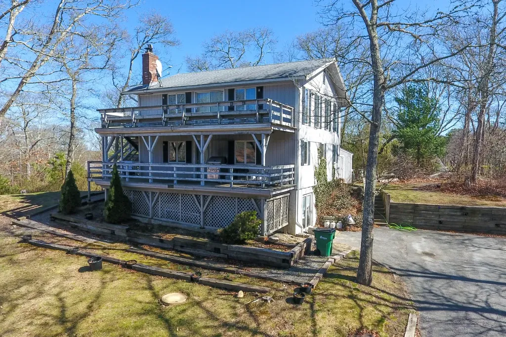 101 Dunham Avenue Vineyard Haven MA 02568