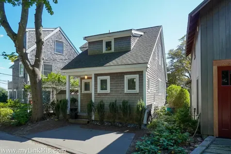 6 Laurel Avenue Oak Bluffs MA 02557