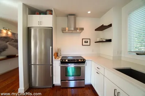 6 Laurel Avenue Oak Bluffs MA 02557