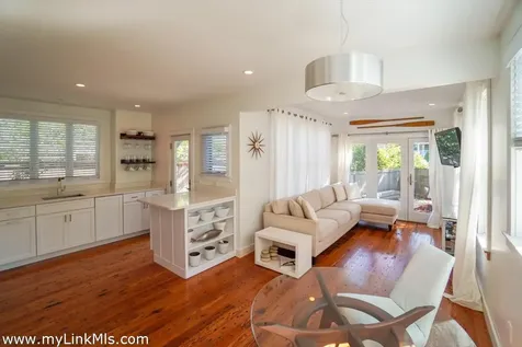 6 Laurel Avenue Oak Bluffs MA 02557