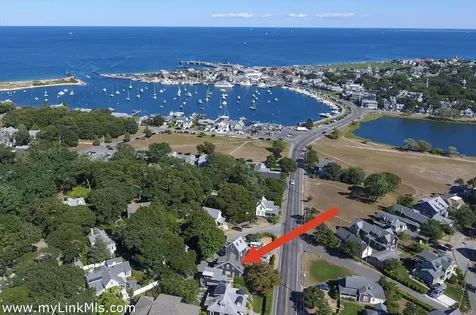 6 Laurel Avenue Oak Bluffs MA 02557
