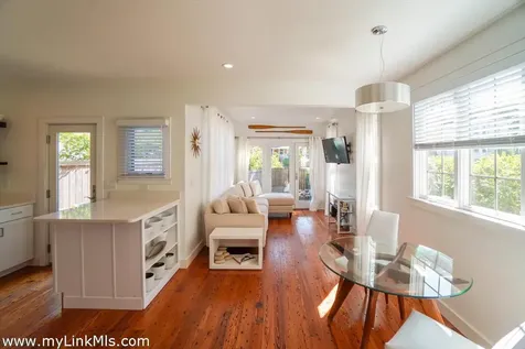 6 Laurel Avenue Oak Bluffs MA 02557