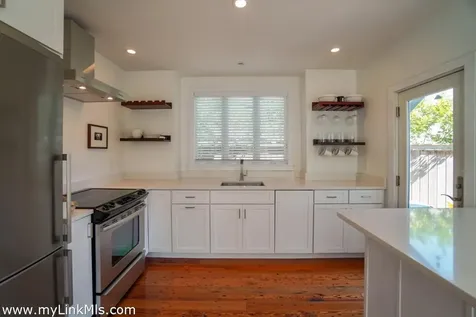 6 Laurel Avenue Oak Bluffs MA 02557