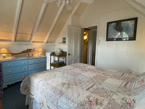 16 Siloam Avenue Oak Bluffs MA 02557