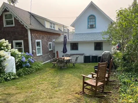 16 Siloam Avenue Oak Bluffs MA 02557