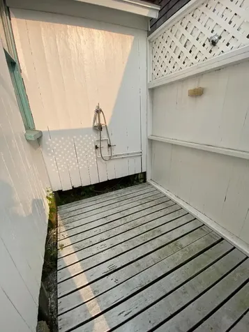 16 Siloam Avenue Oak Bluffs MA 02557