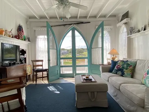 16 Siloam Avenue Oak Bluffs MA 02557