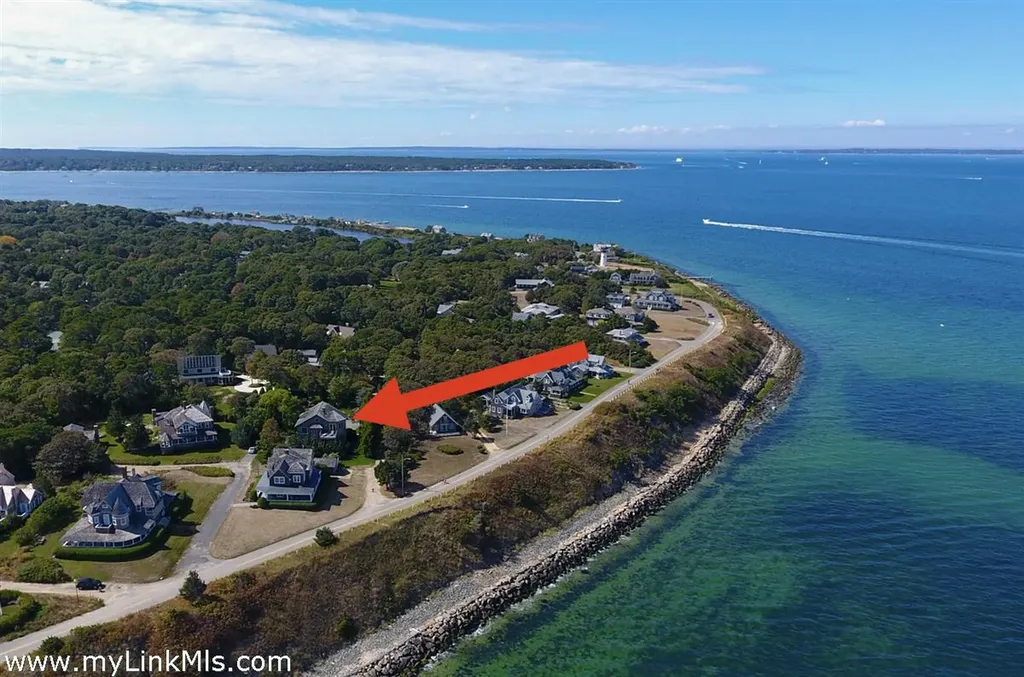 9 Crescent Road Oak Bluffs MA 02557