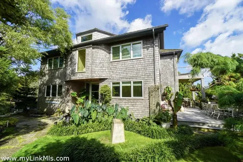9 Crescent Road Oak Bluffs MA 02557