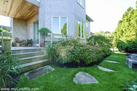 9 Crescent Road Oak Bluffs MA 02557