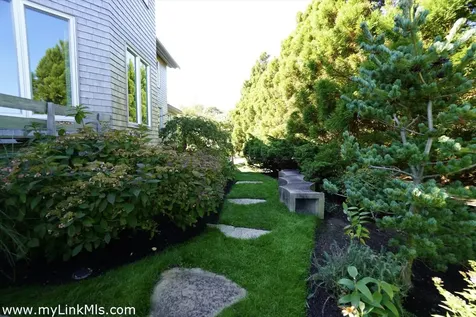 9 Crescent Road Oak Bluffs MA 02557