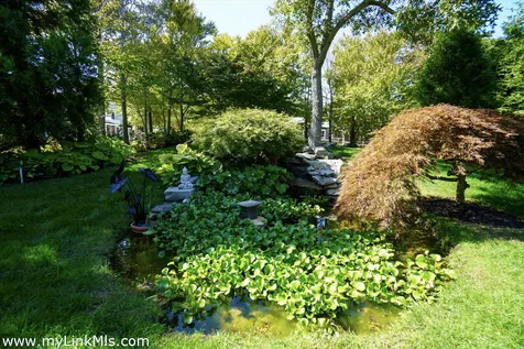 9 Crescent Road Oak Bluffs MA 02557