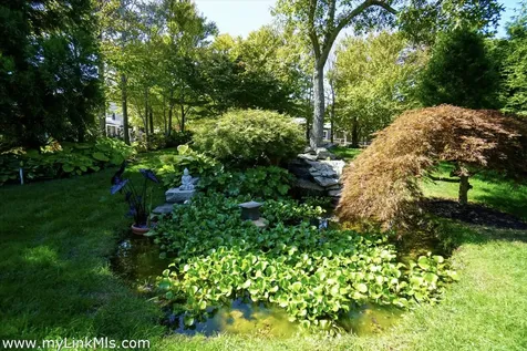 9 Crescent Road Oak Bluffs MA 02557