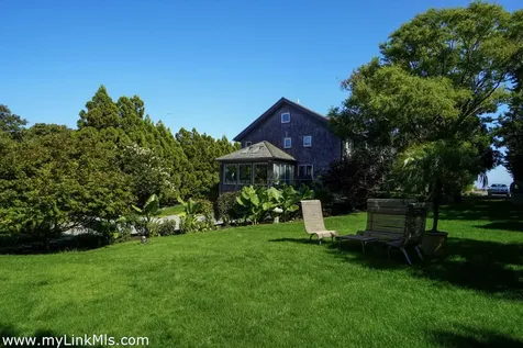 9 Crescent Road Oak Bluffs MA 02557