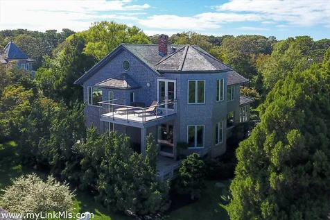 9 Crescent Road Oak Bluffs MA 02557