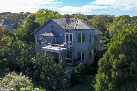 9 Crescent Road Oak Bluffs MA 02557