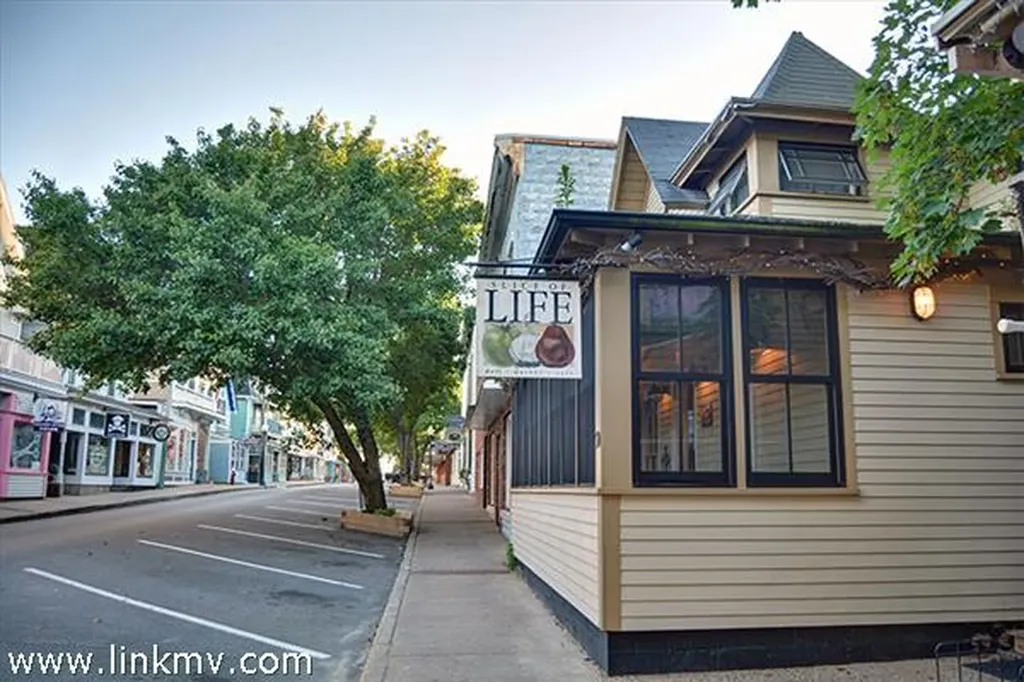 50 Circuit Avenue Oak Bluffs MA 02557