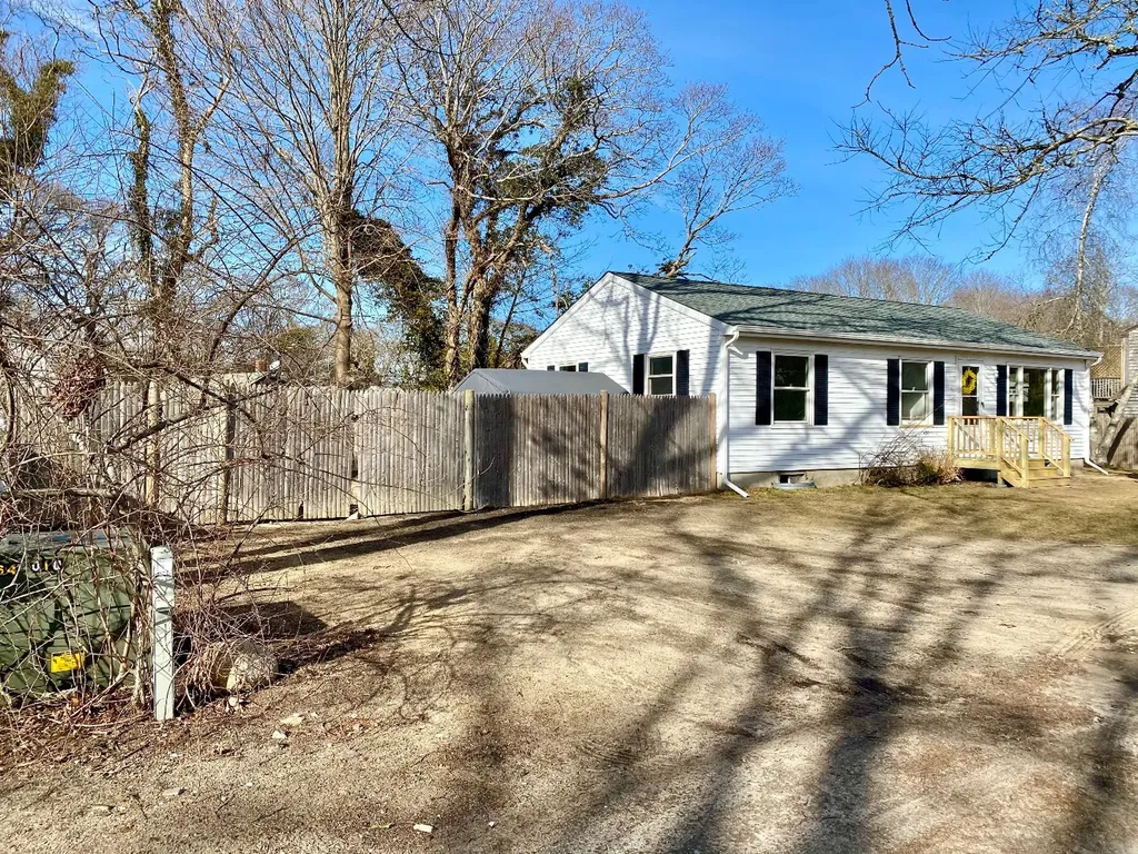 14 Rogers Farm Road Vineyard Haven MA 02568
