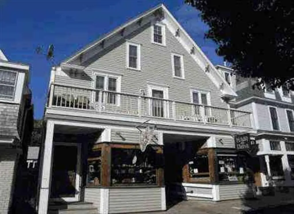 47 Circuit Avenue Oak Bluffs MA 02557