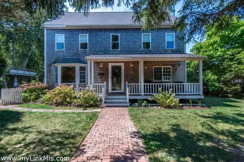 18 Firehouse Lane Oak Bluffs MA 02557