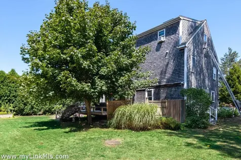 18 Firehouse Lane Oak Bluffs MA 02557
