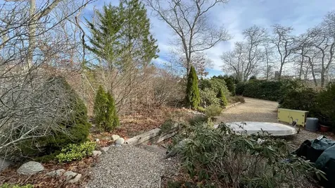 26 Cronig Avenue Vineyard Haven MA 02568