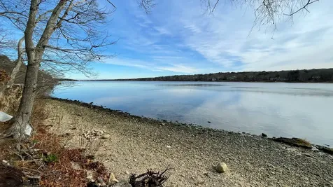 26 Cronig Avenue Vineyard Haven MA 02568