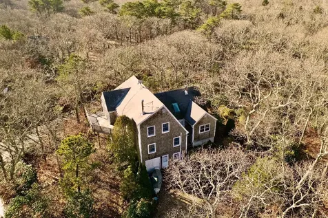 26 Cronig Avenue Vineyard Haven MA 02568