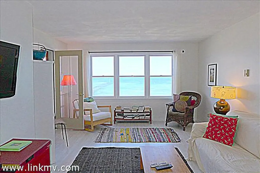 2 Pennacook Avenue Oak Bluffs MA 02557