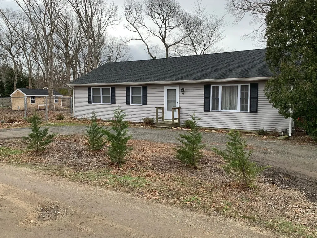 75 Carol Lane Oak Bluffs MA 02557