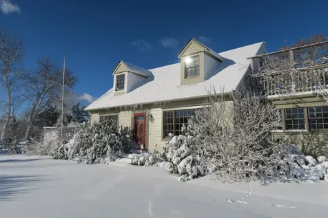 2 Debettencourt Circle Oak Bluffs MA 02557
