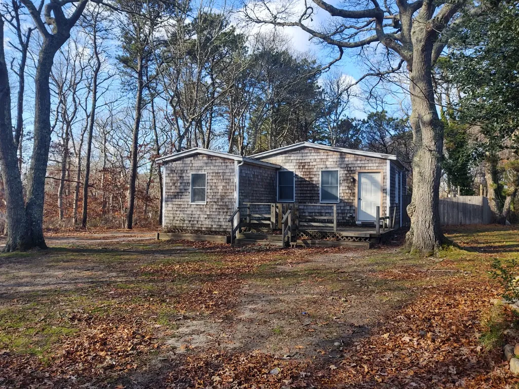 29 Andrews Road Vineyard Haven MA 02568