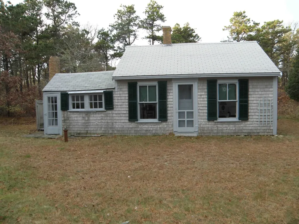 15 Meadow Avenue Edgartown MA 02539